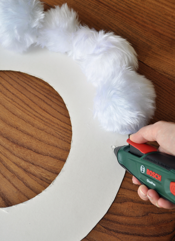 How to Make Faux Fur Wreath