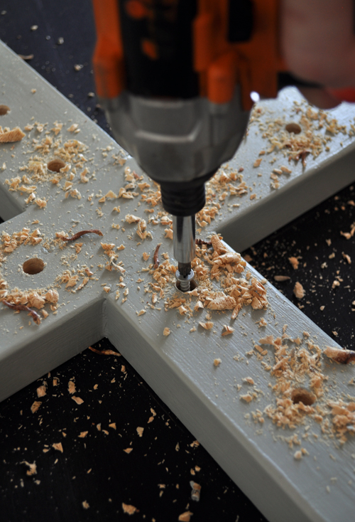 Attaching a Table Top and Base